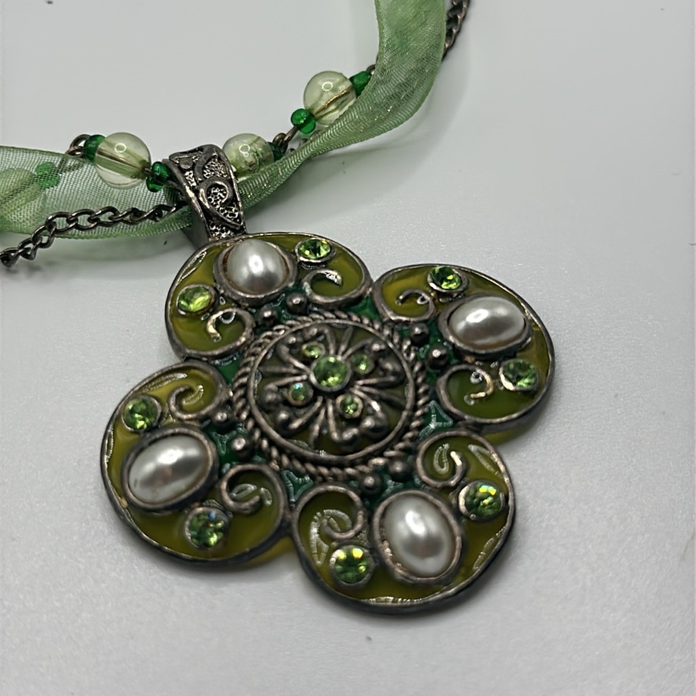 Green sparkling st Patrick’s day chain necklace